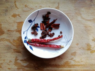 寒冬暖食~胡萝卜羊肉砂锅煲 