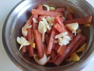 香辣里脊肉条  新文美食 