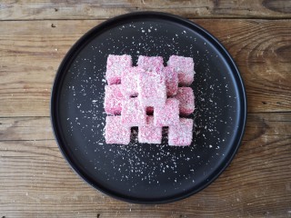 火龙果椰蓉奶冻 