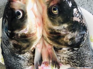 拿的出手的宴客菜，剁椒鱼头，超下饭零失败 