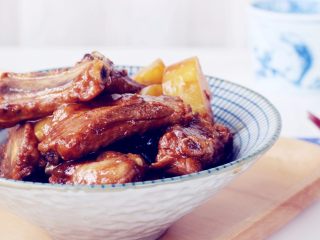 土豆烧排骨 