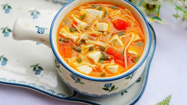 番茄金针菇豆腐汤 
