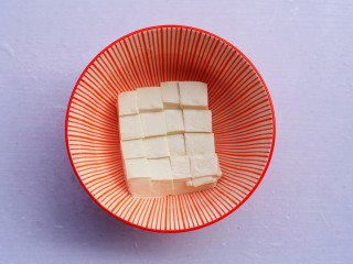 番茄金针菇豆腐汤 